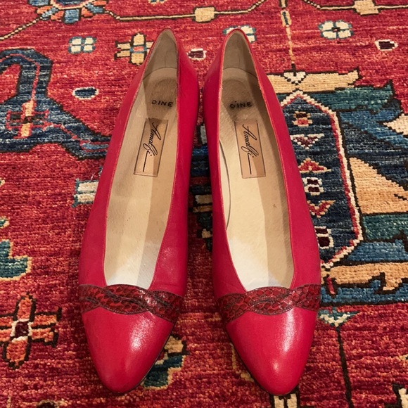 Vintage, red genuine leather shoes. - Picture 2 of 10